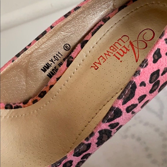 Fun pink cheetah print heels! - Picture 5 of 5